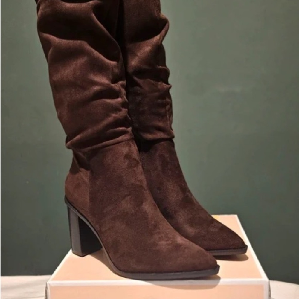 Elegant Dark Brown Heeled Boots